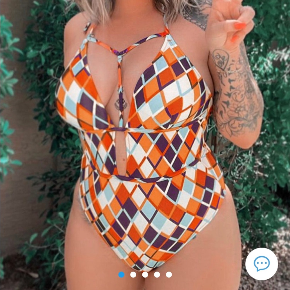NWT Cupshe Geometric print plunging neckline one piece swimsuit, size Large